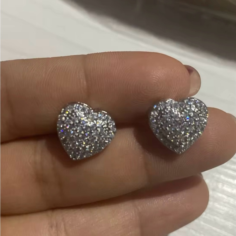 Cute Pave cubic zirconia stud earrings - Picture 2 of 3